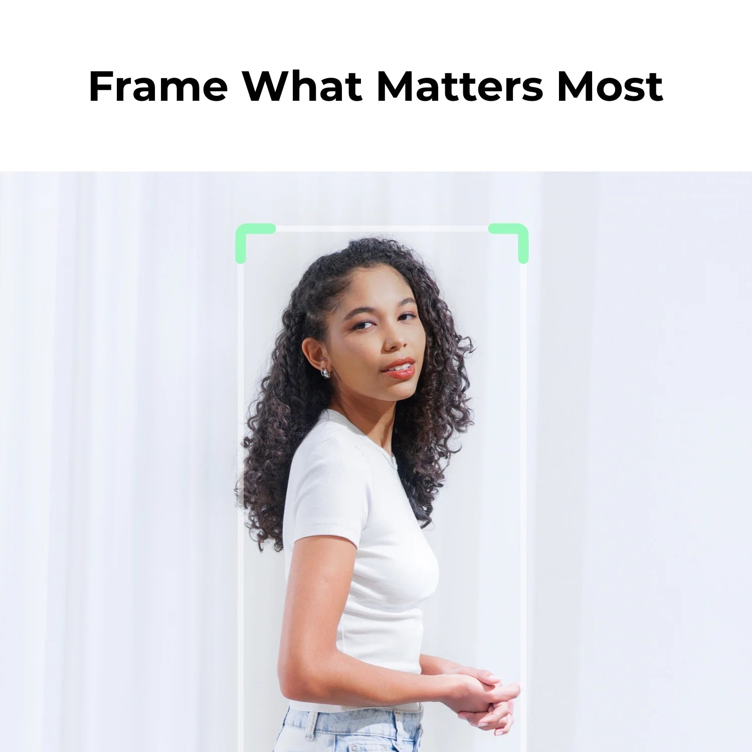 Tiny SE Al-Powered Full HD PTZ Webcam